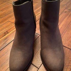 Women's Stylish Brown Boots (Size 11)